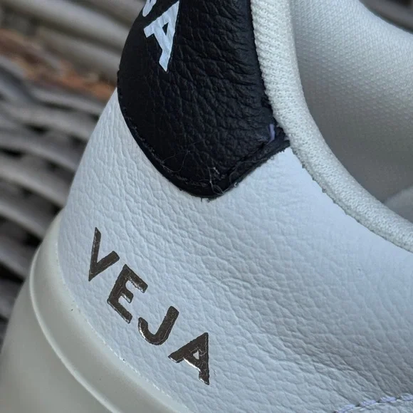 NEW Veja Chrome Free Leather Campo Sneakers-Sz 38/7-Extra White-Black Logo- - Picture 4 of 16